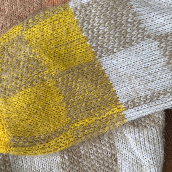 Woven Heart Multicolor Turtleneck Sweater - Picture 7 of 8